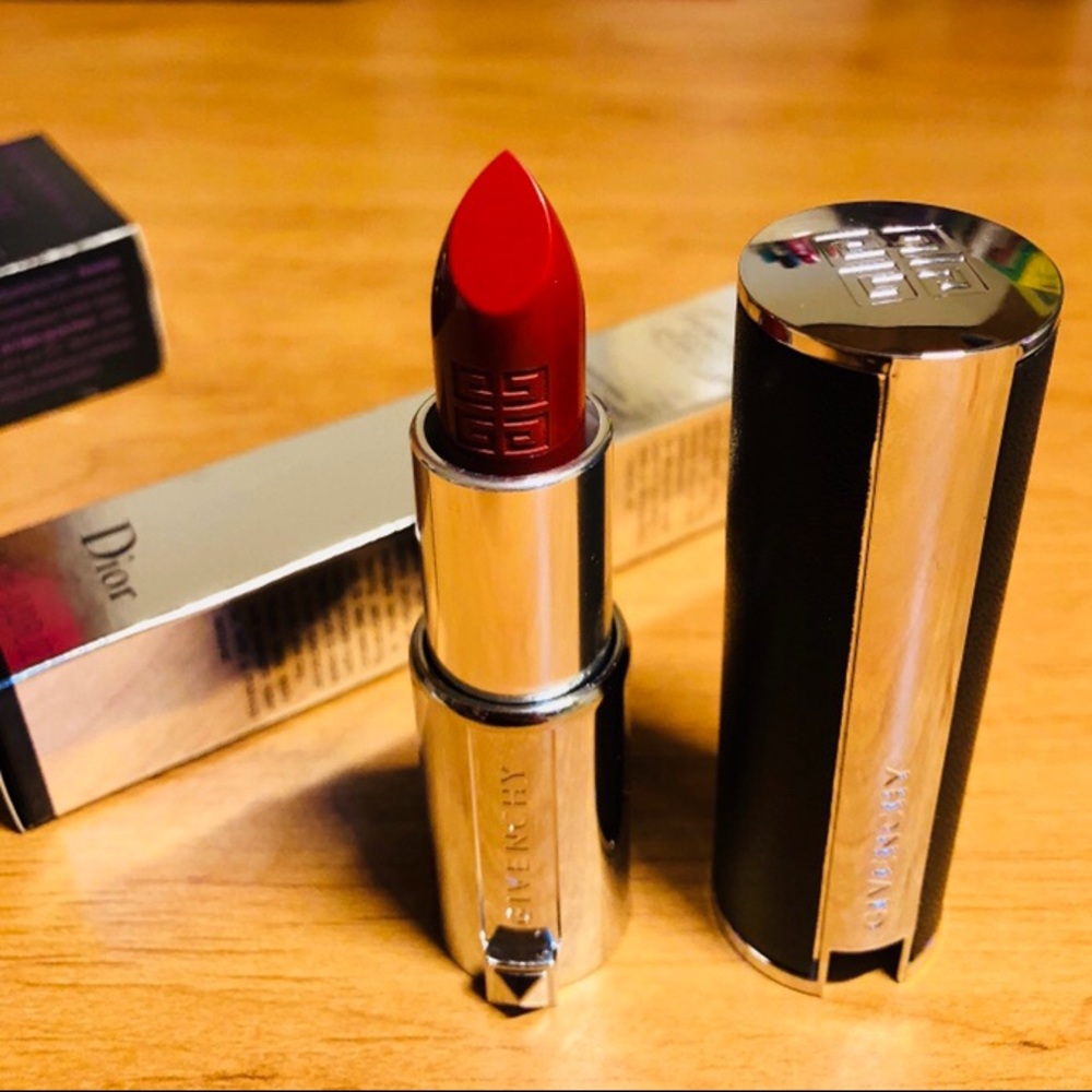 GIVENCHY Le Rouge Lipstick (307 Grenat Initié)